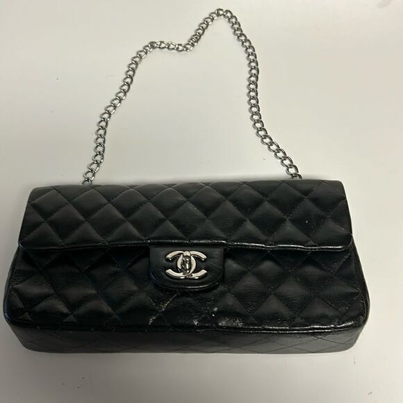 AUTHENTIC VINTAGE CHANEL BLACK LAMBSKIN SINGLE SILVER CHAIN FLAP BAG - Picture 1 of 10